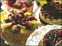 LISTENING: Language expert Mark Shea explains the difference between 'many'/'much'/'a lot of'/'lots of' - with the Transcript (BBC)